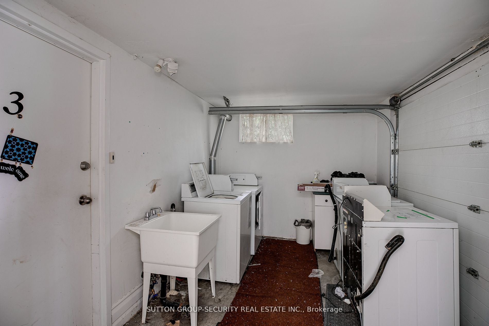 97 John St E