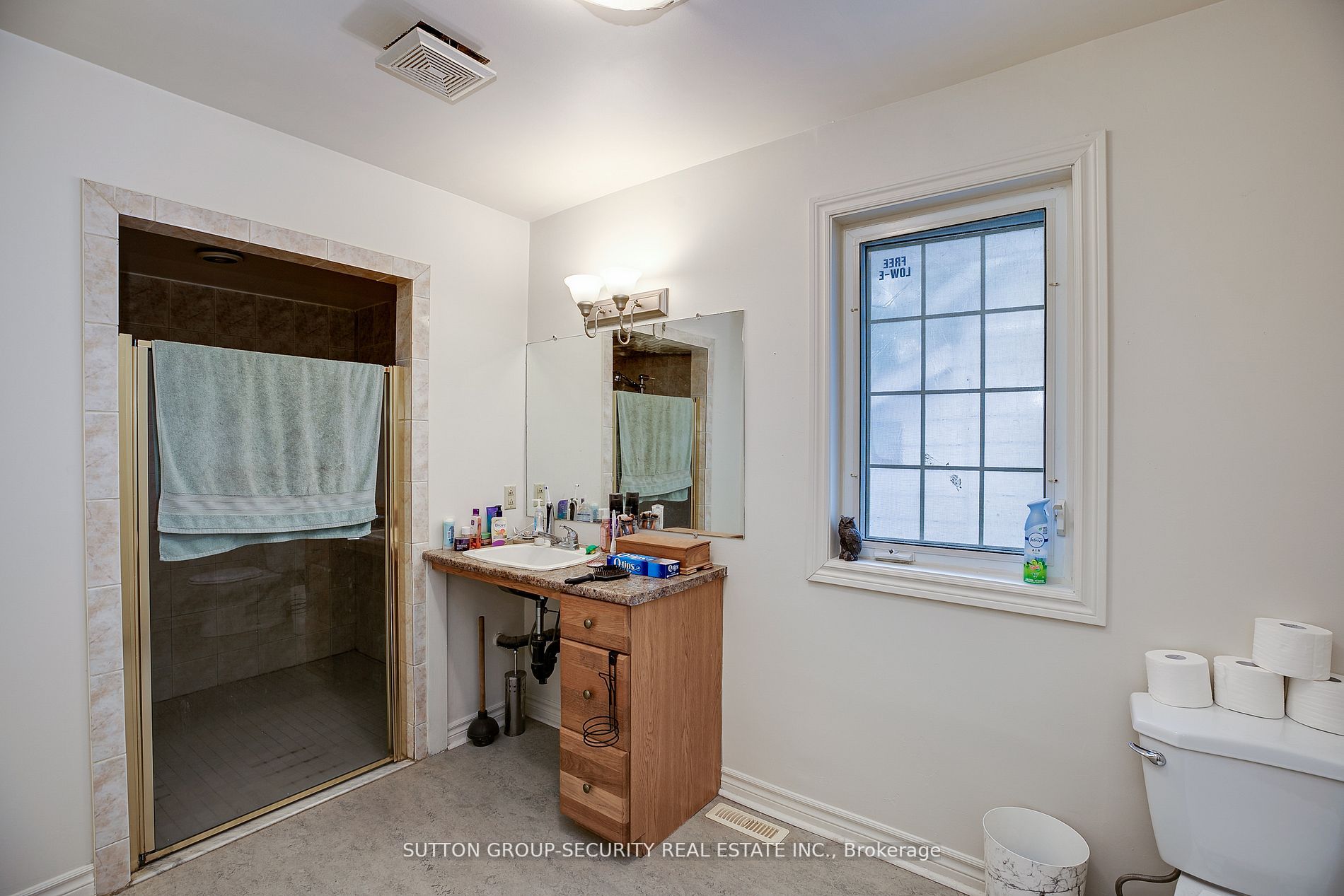 97 John St E