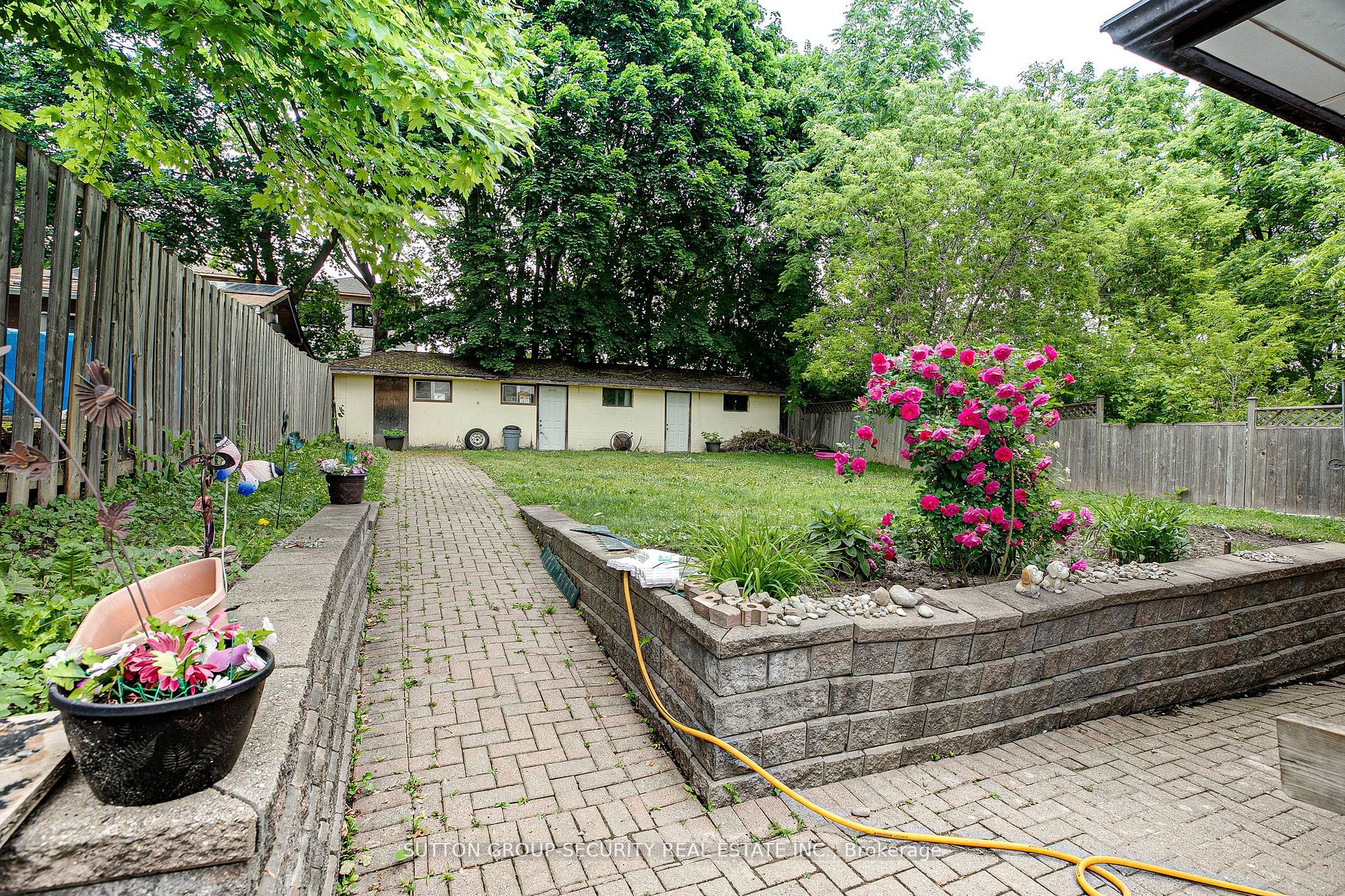 97 John St E