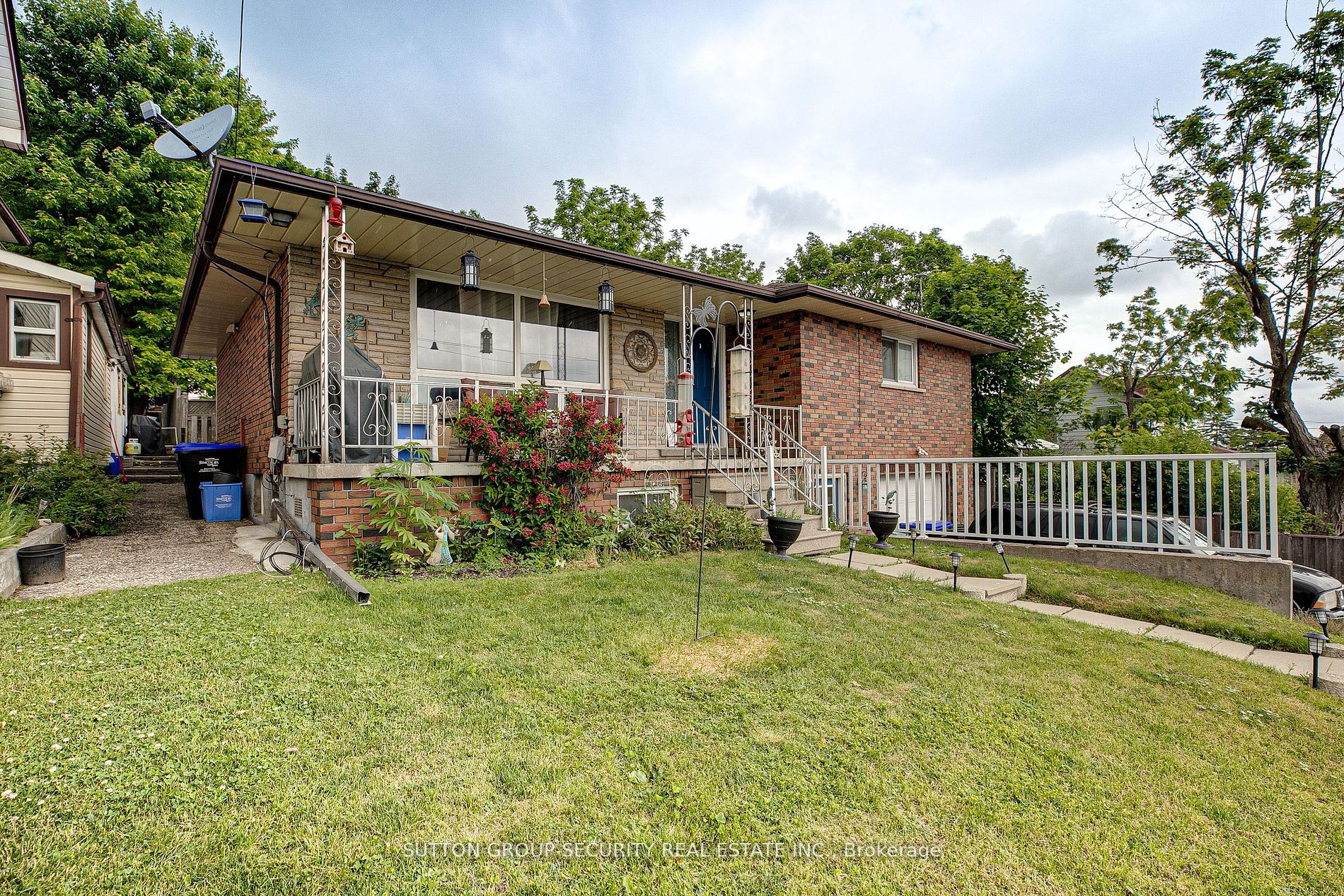 97 John St E