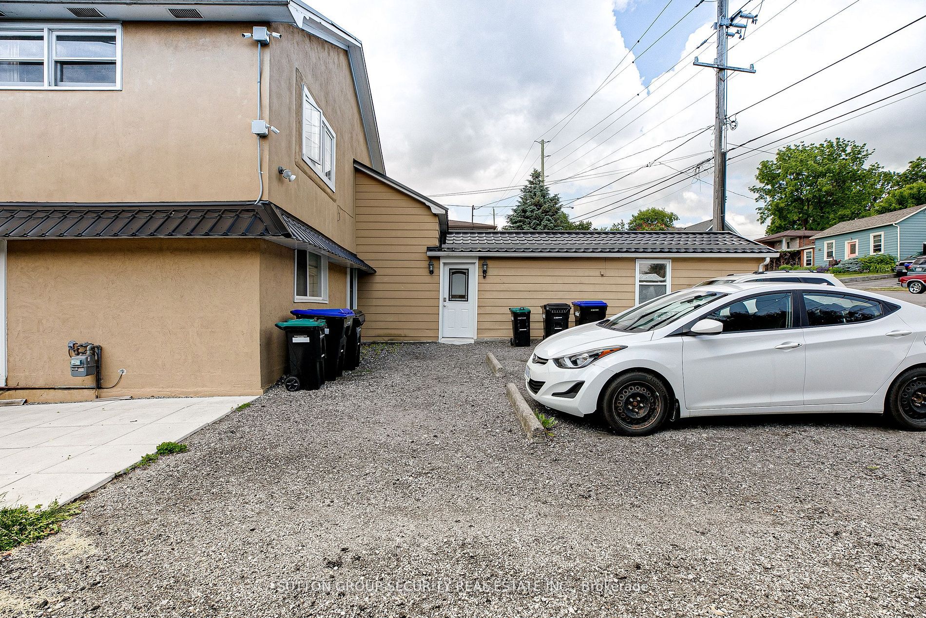 98 John St E
