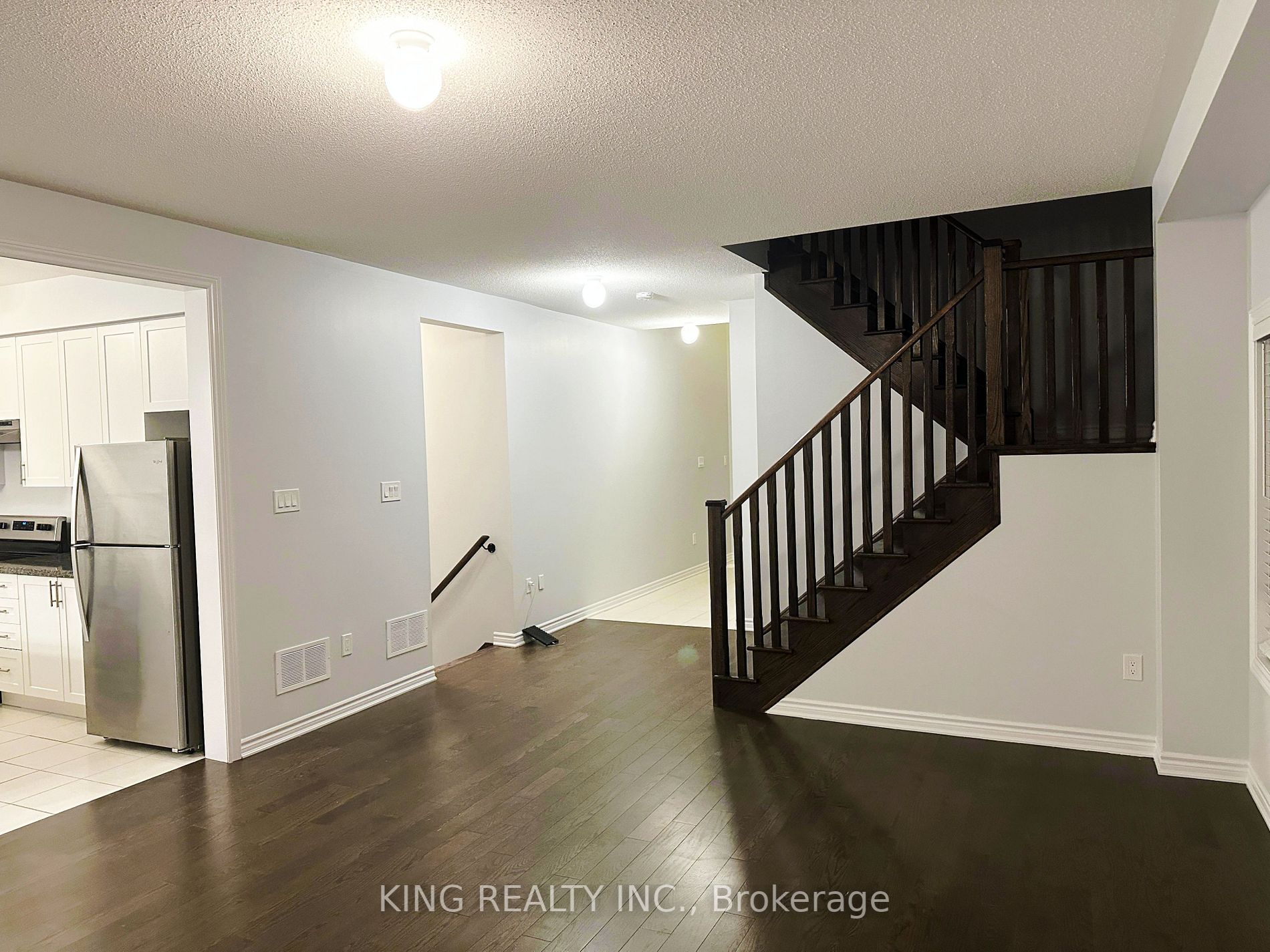 1012 Barton Way