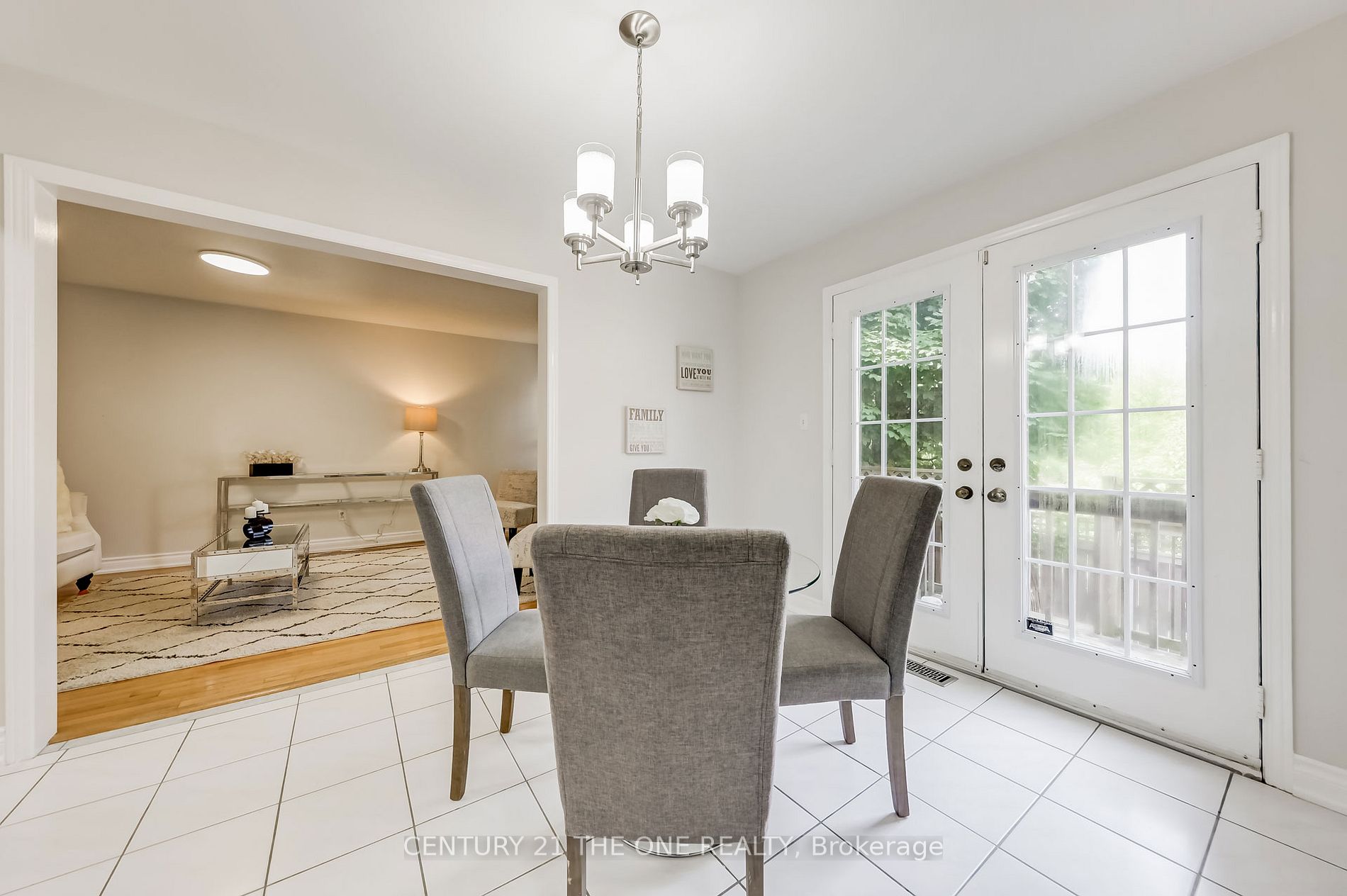 116 Hollandview Trail