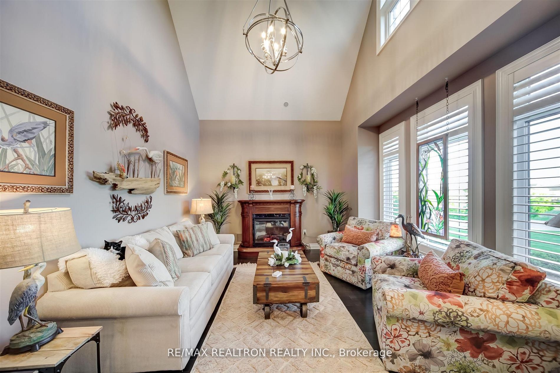 15 Pine Vista Ave