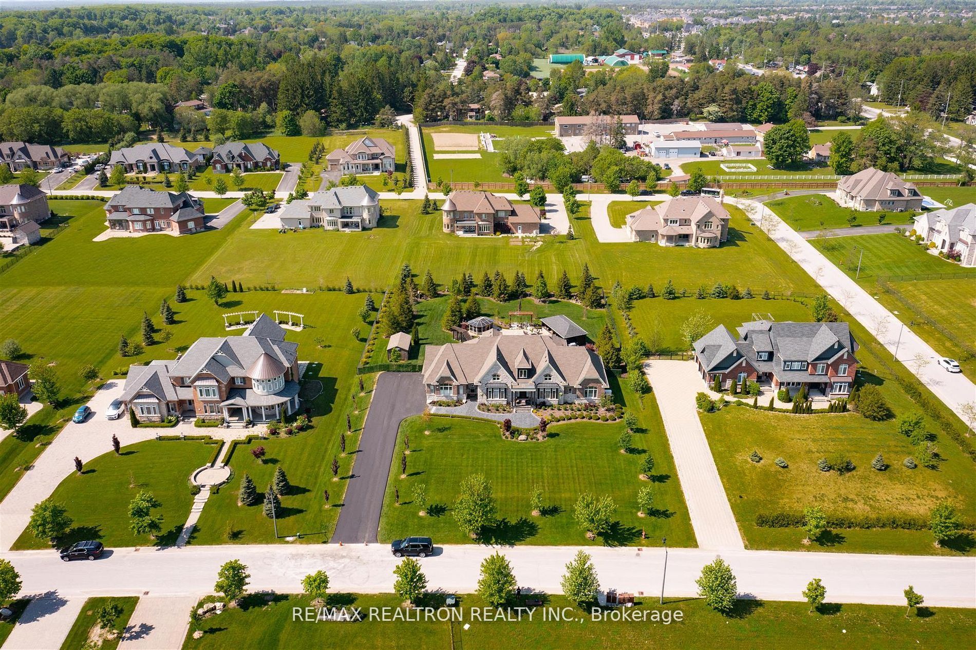 15 Pine Vista Ave