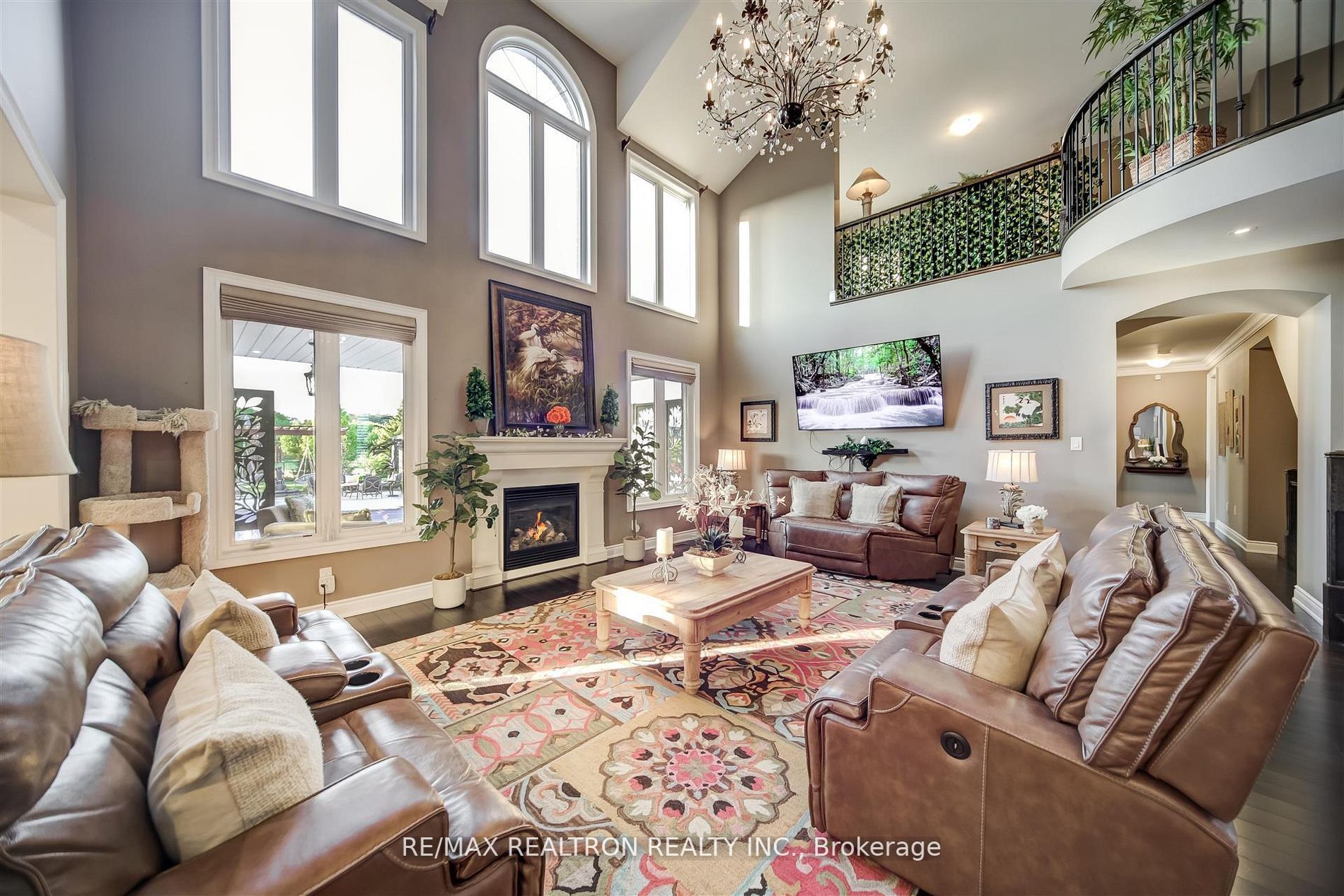 15 Pine Vista Ave