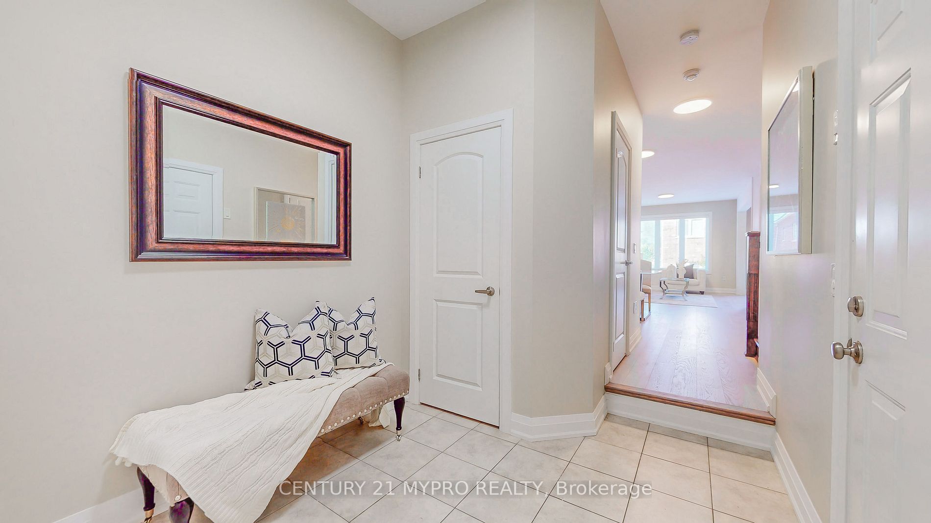 40 Capreol Ave