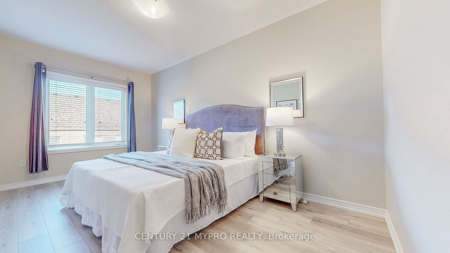 40 Capreol Ave