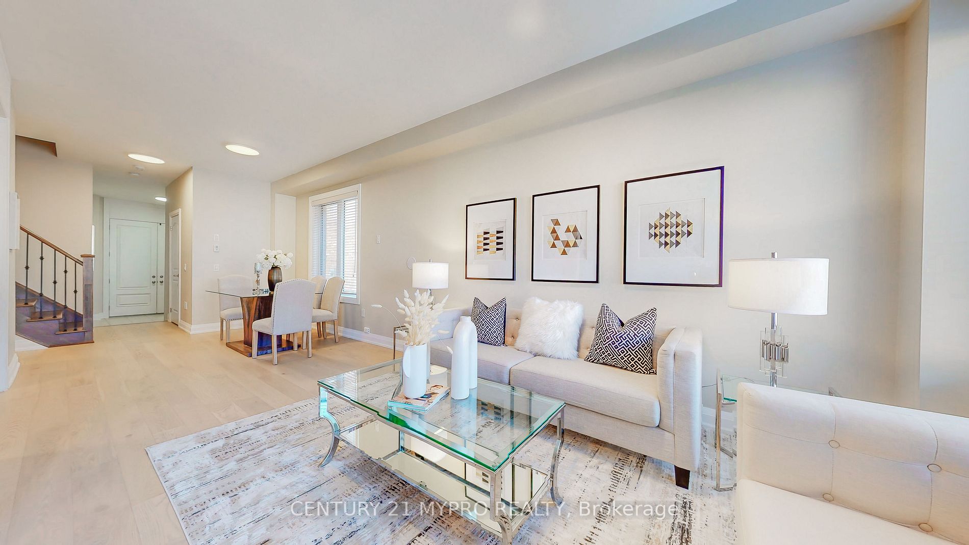 40 Capreol Ave