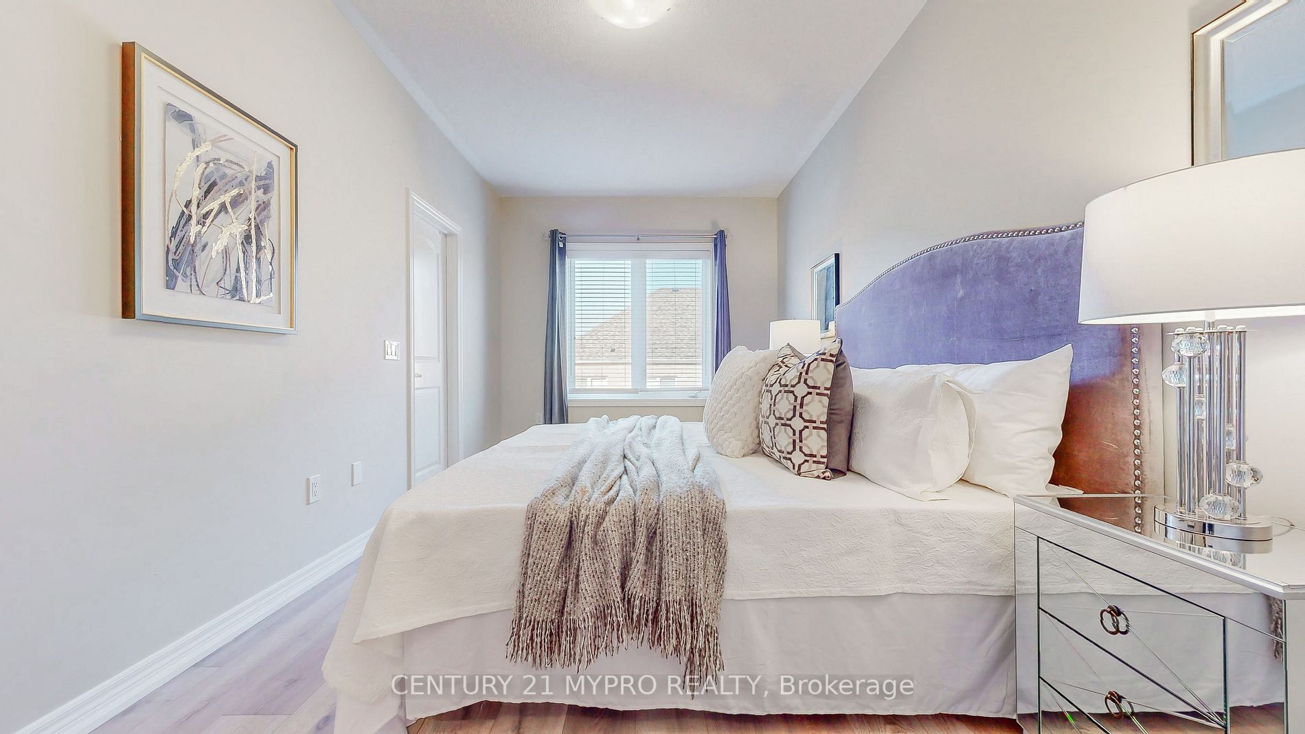 40 Capreol Ave