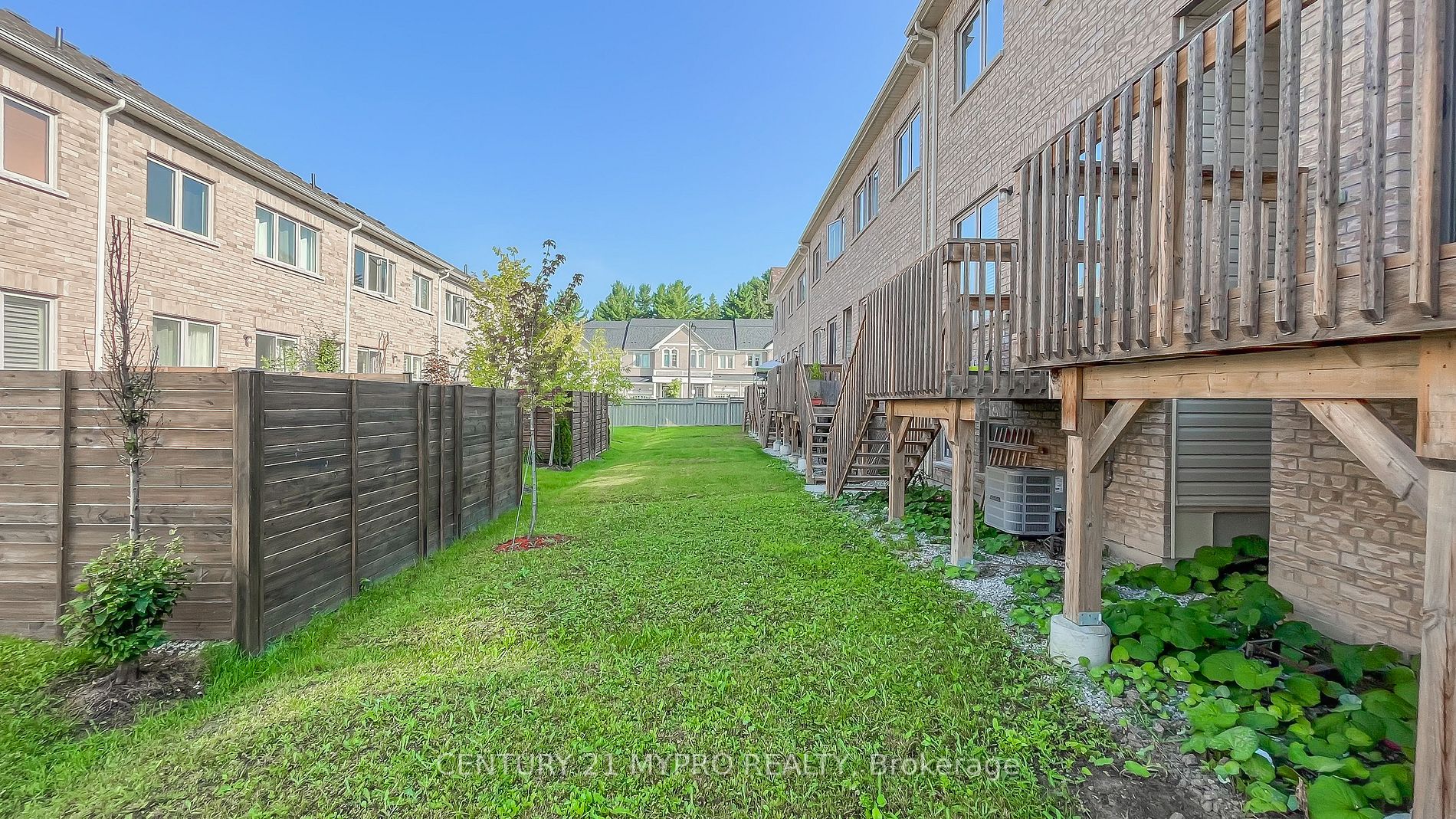 40 Capreol Ave