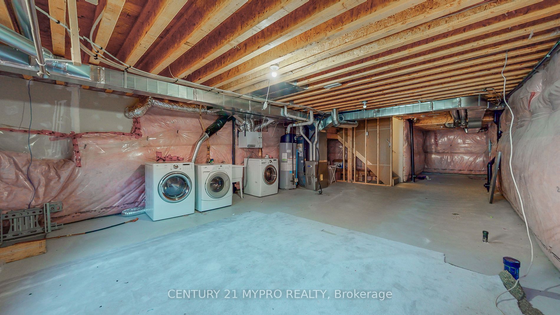 40 Capreol Ave