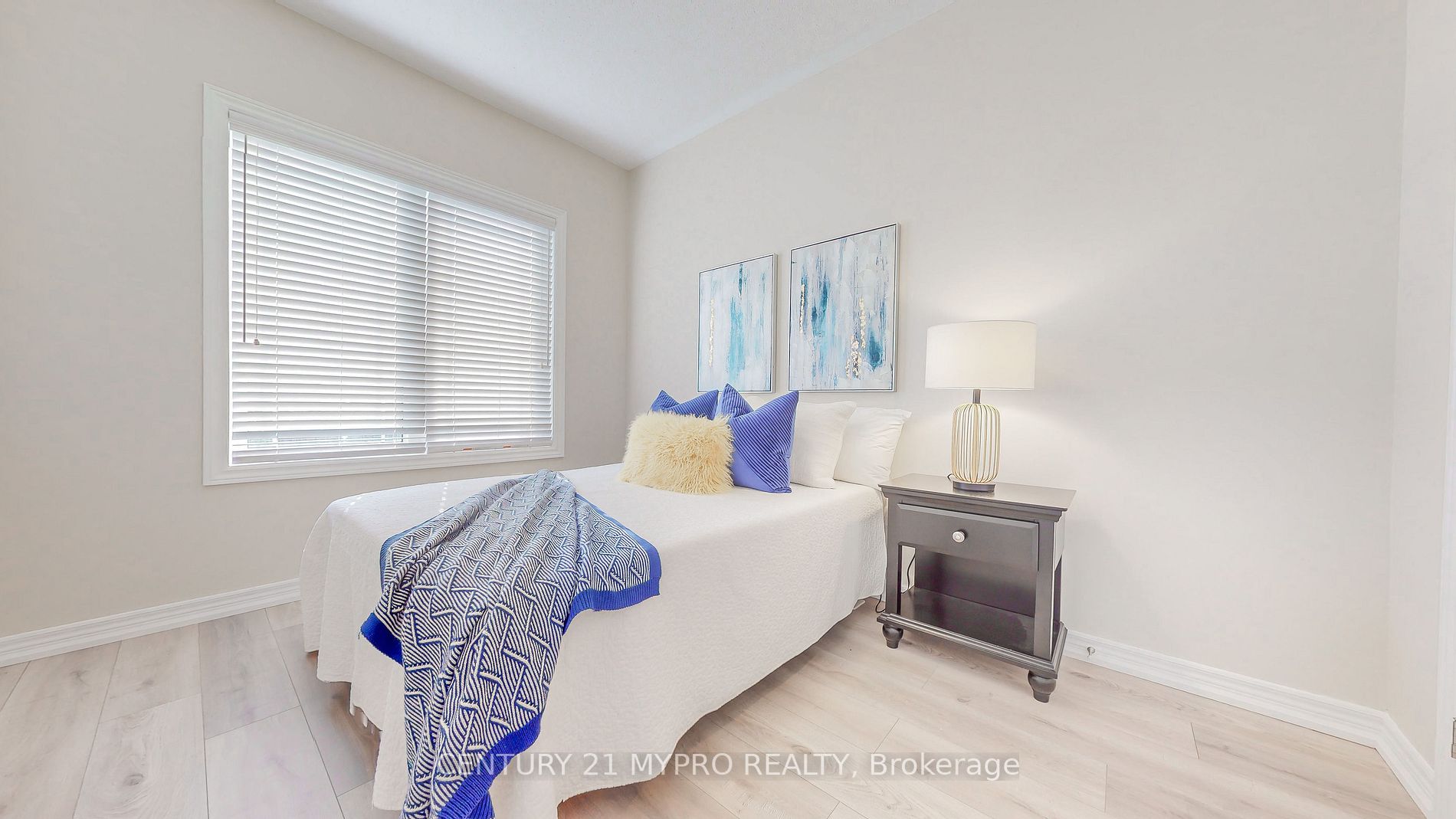 40 Capreol Ave