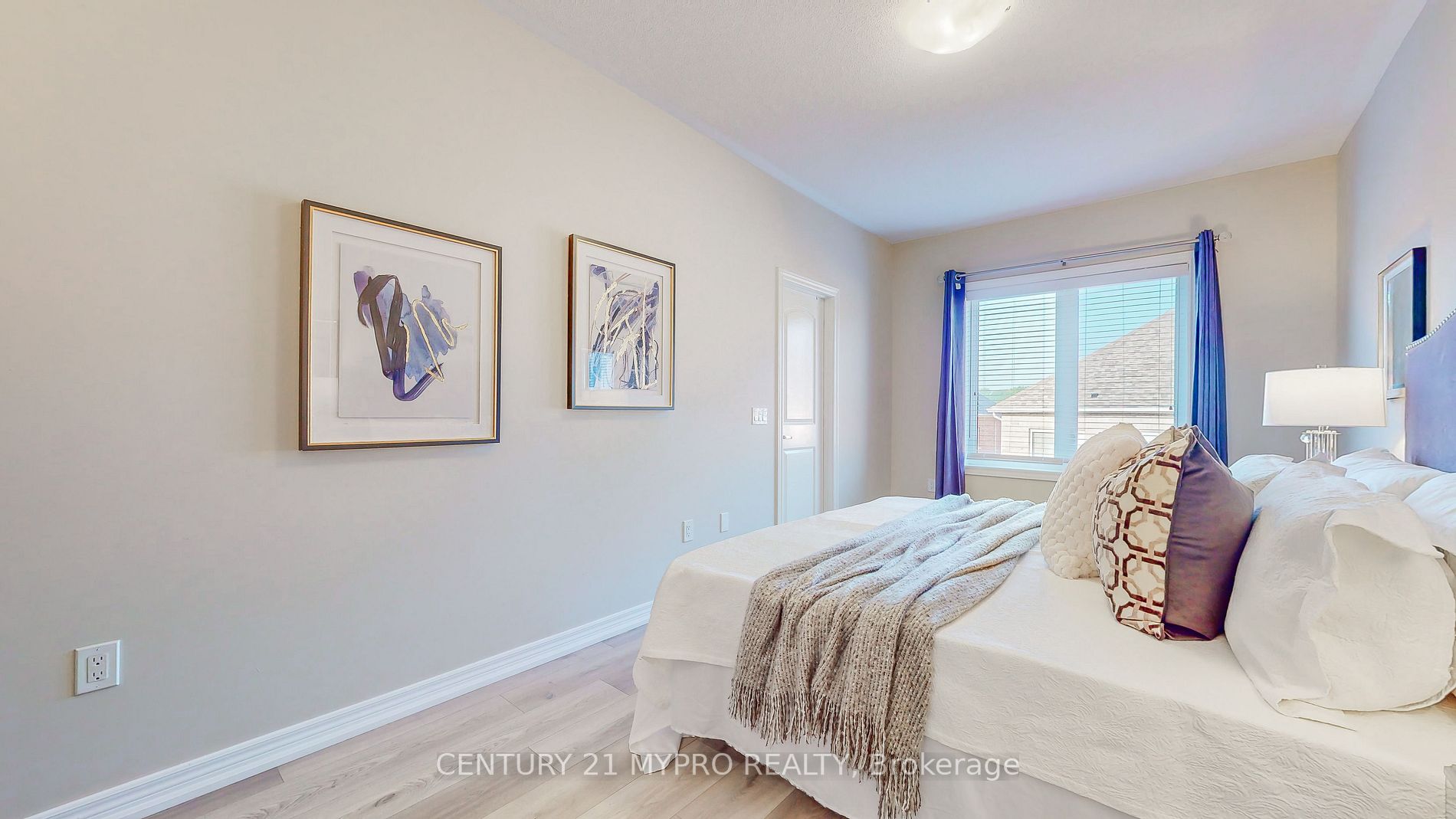 40 Capreol Ave