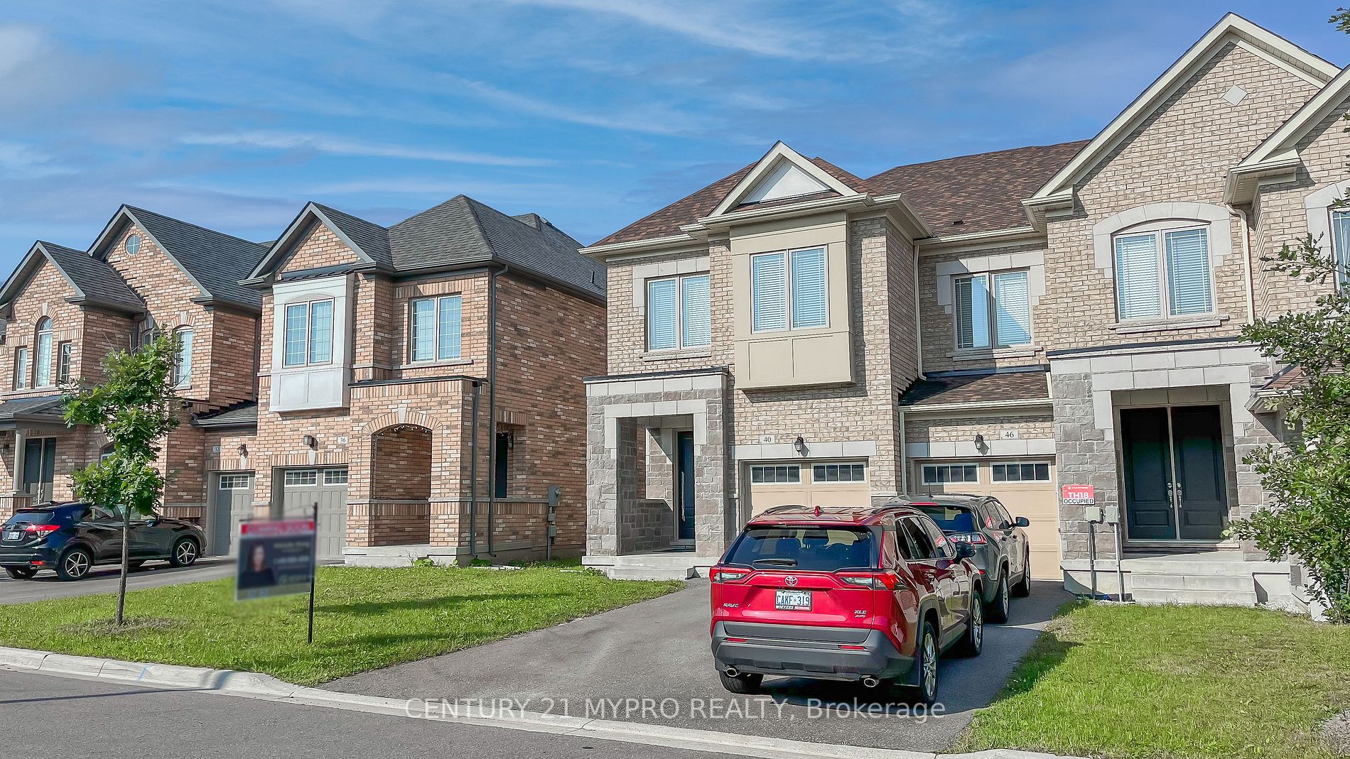 40 Capreol Ave