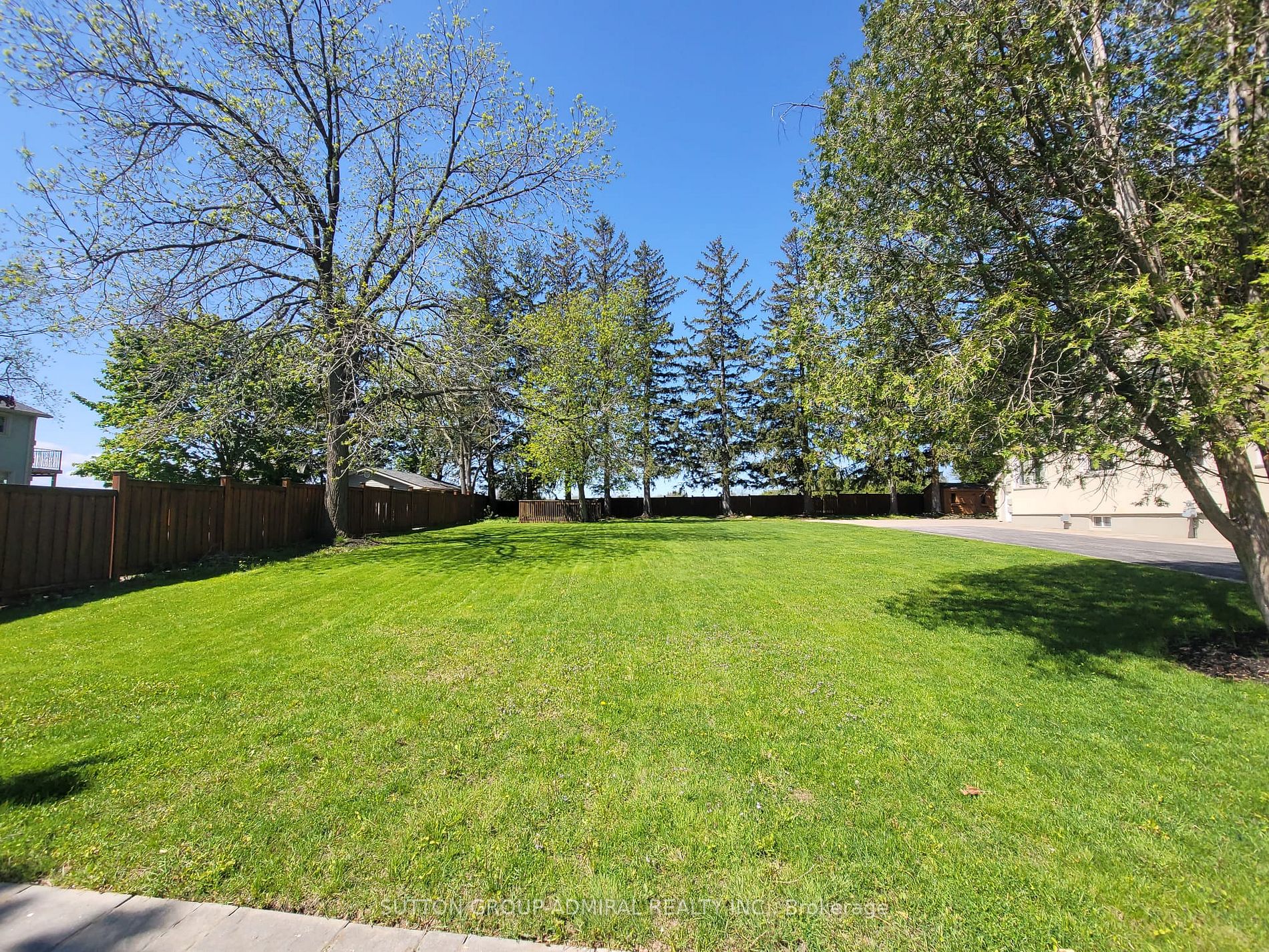 12032 Woodbine Ave