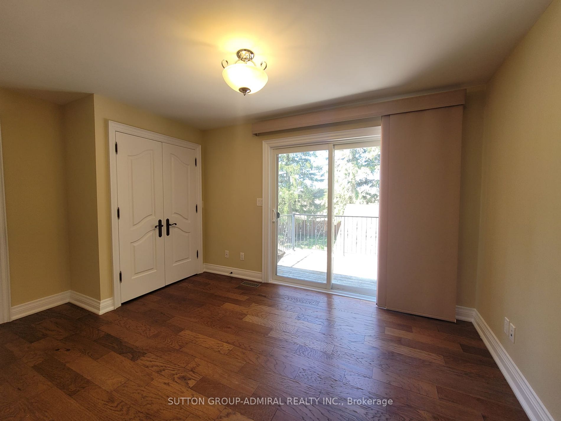 12032 Woodbine Ave