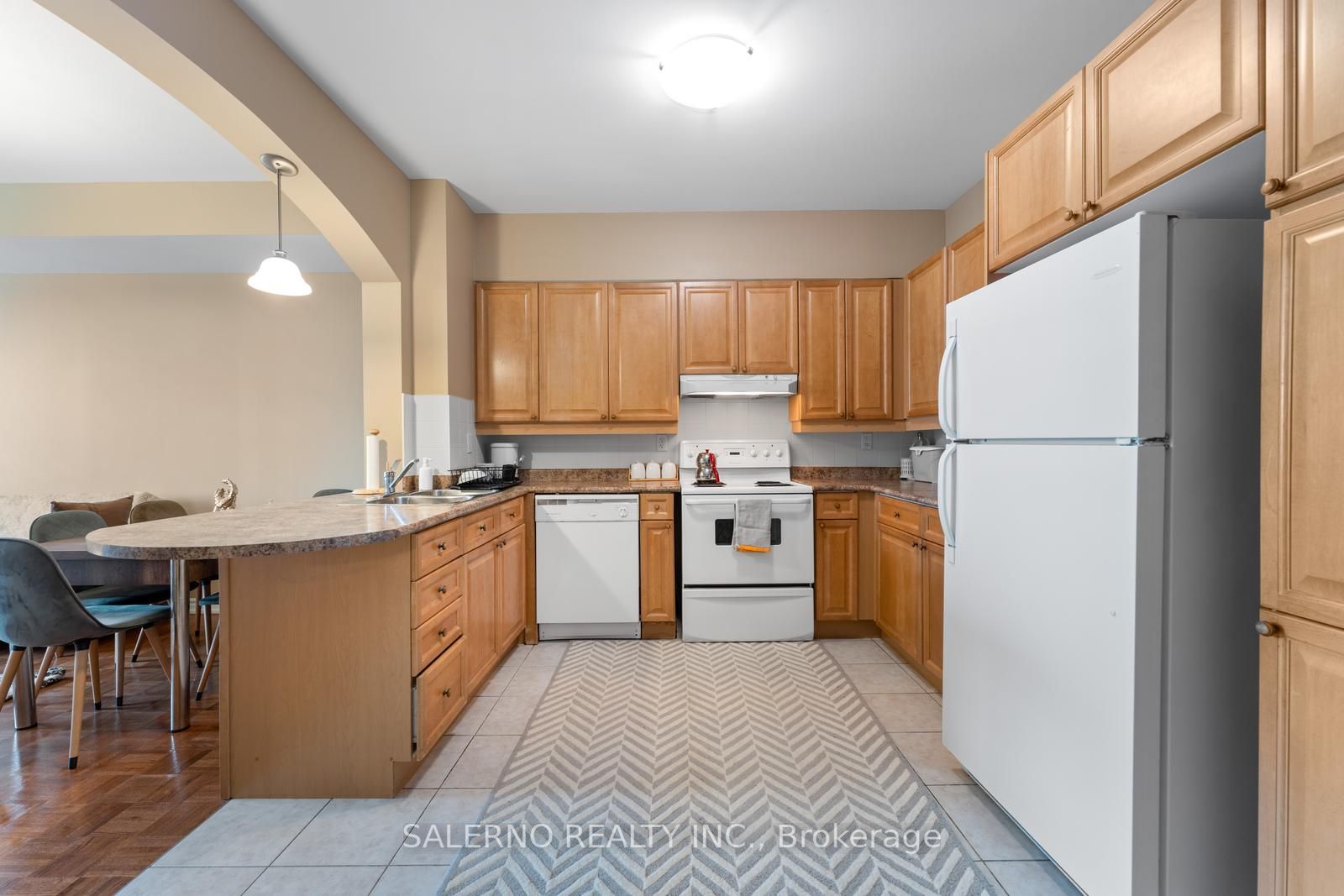 9519 Keele St, #219