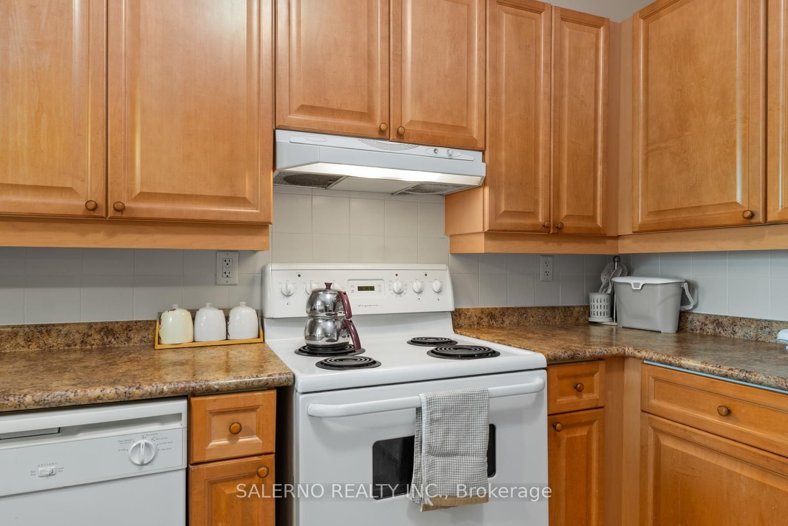 9519 Keele St, #219