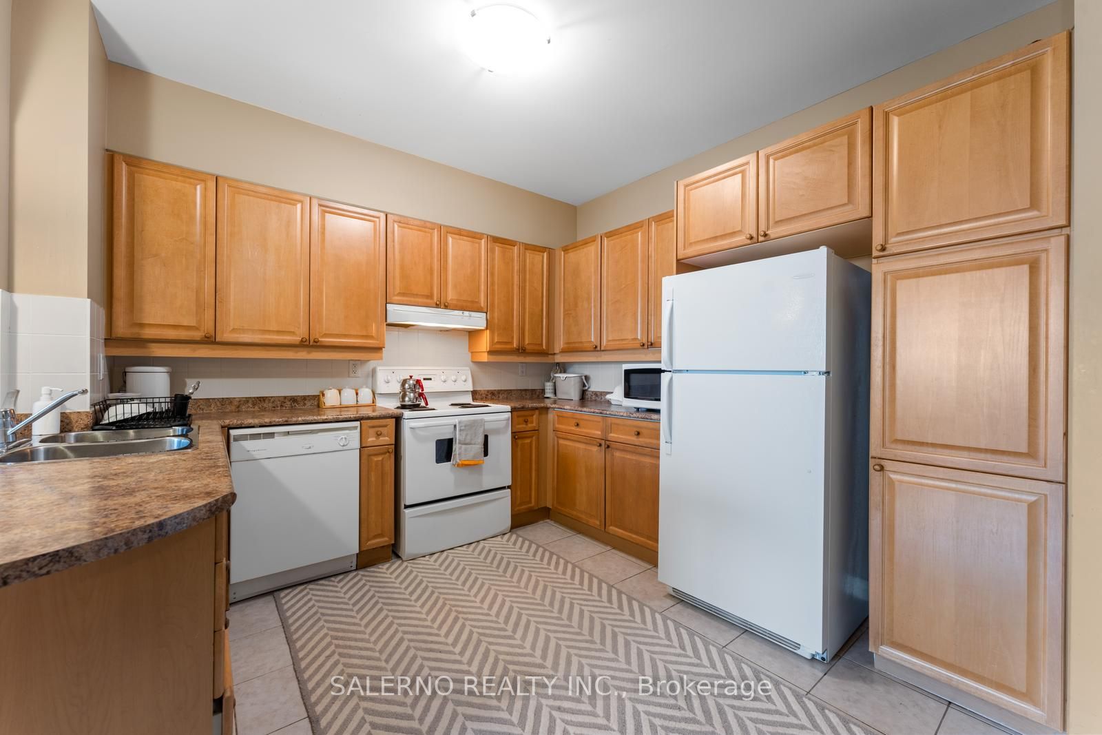 9519 Keele St, #219