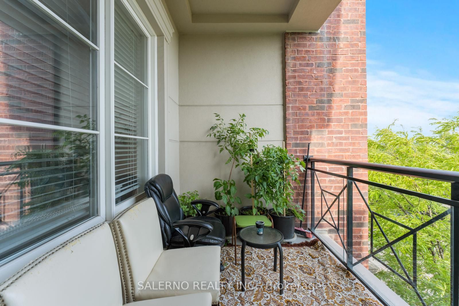 9519 Keele St, #219