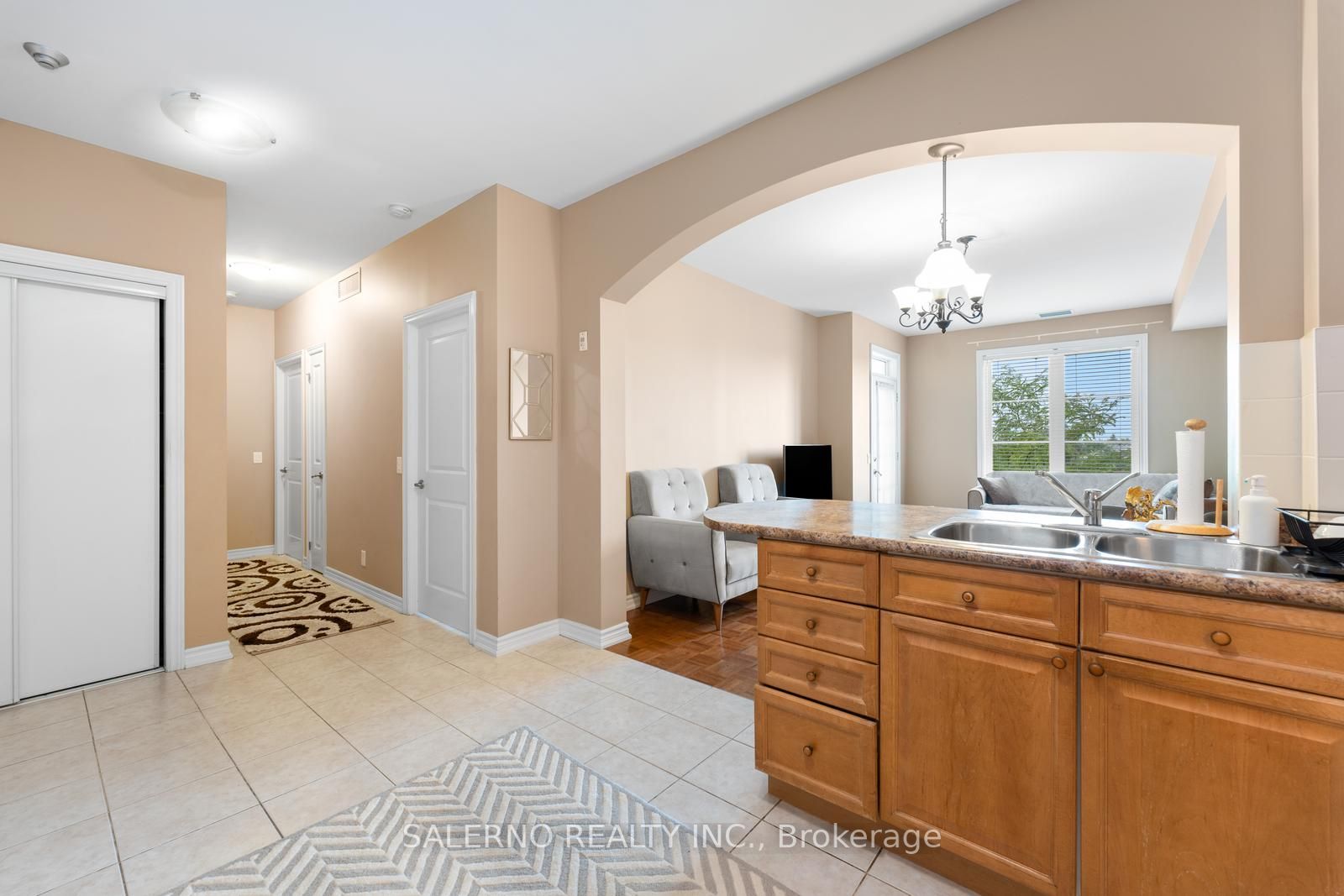 9519 Keele St, #219