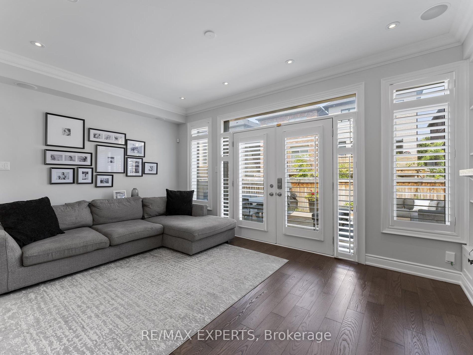 30 Zenith Ave