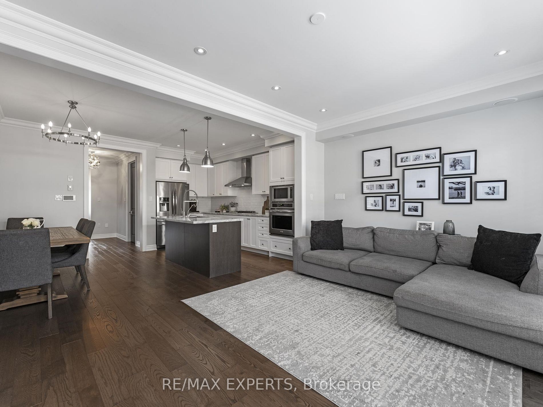 30 Zenith Ave