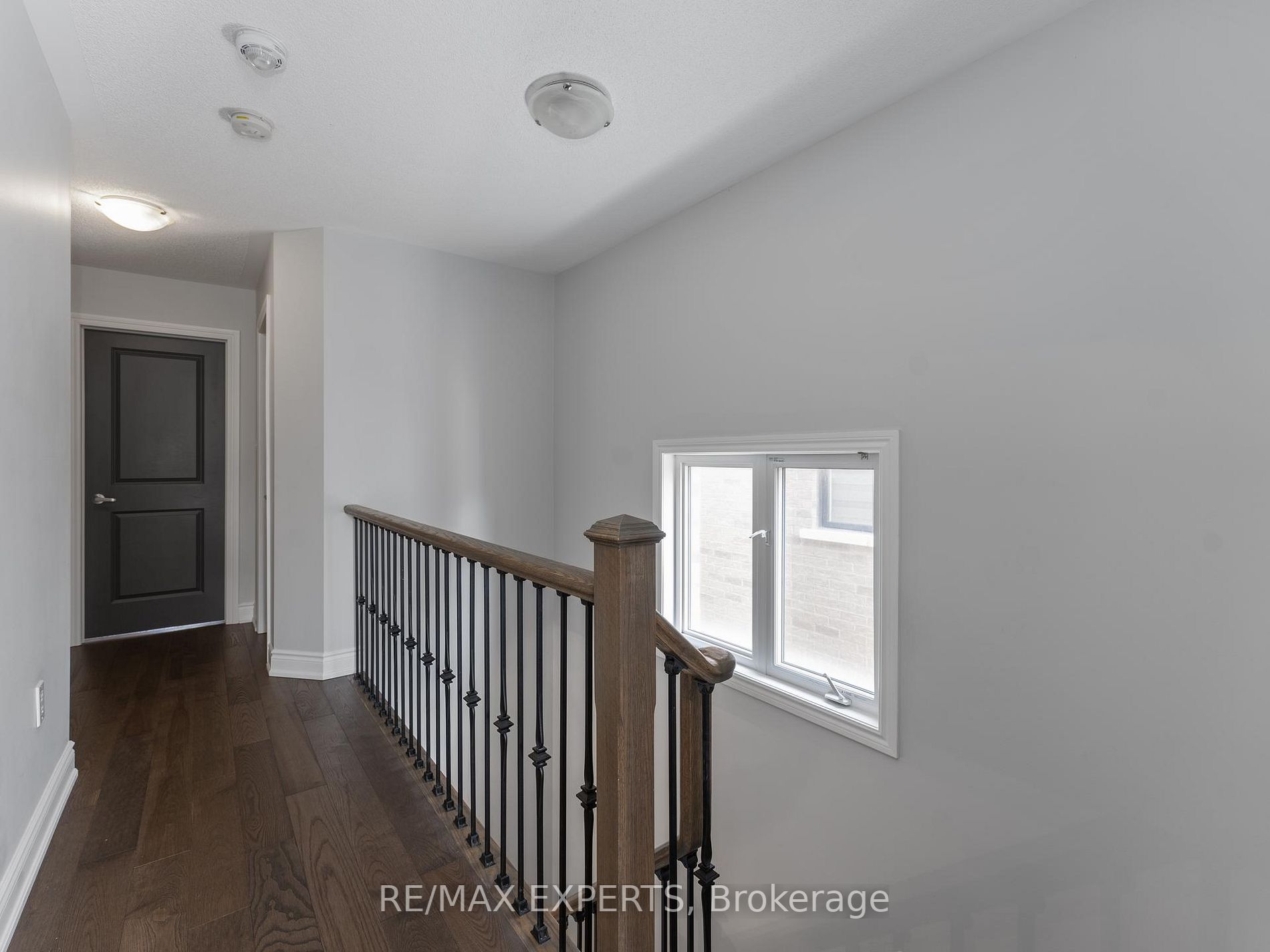 30 Zenith Ave