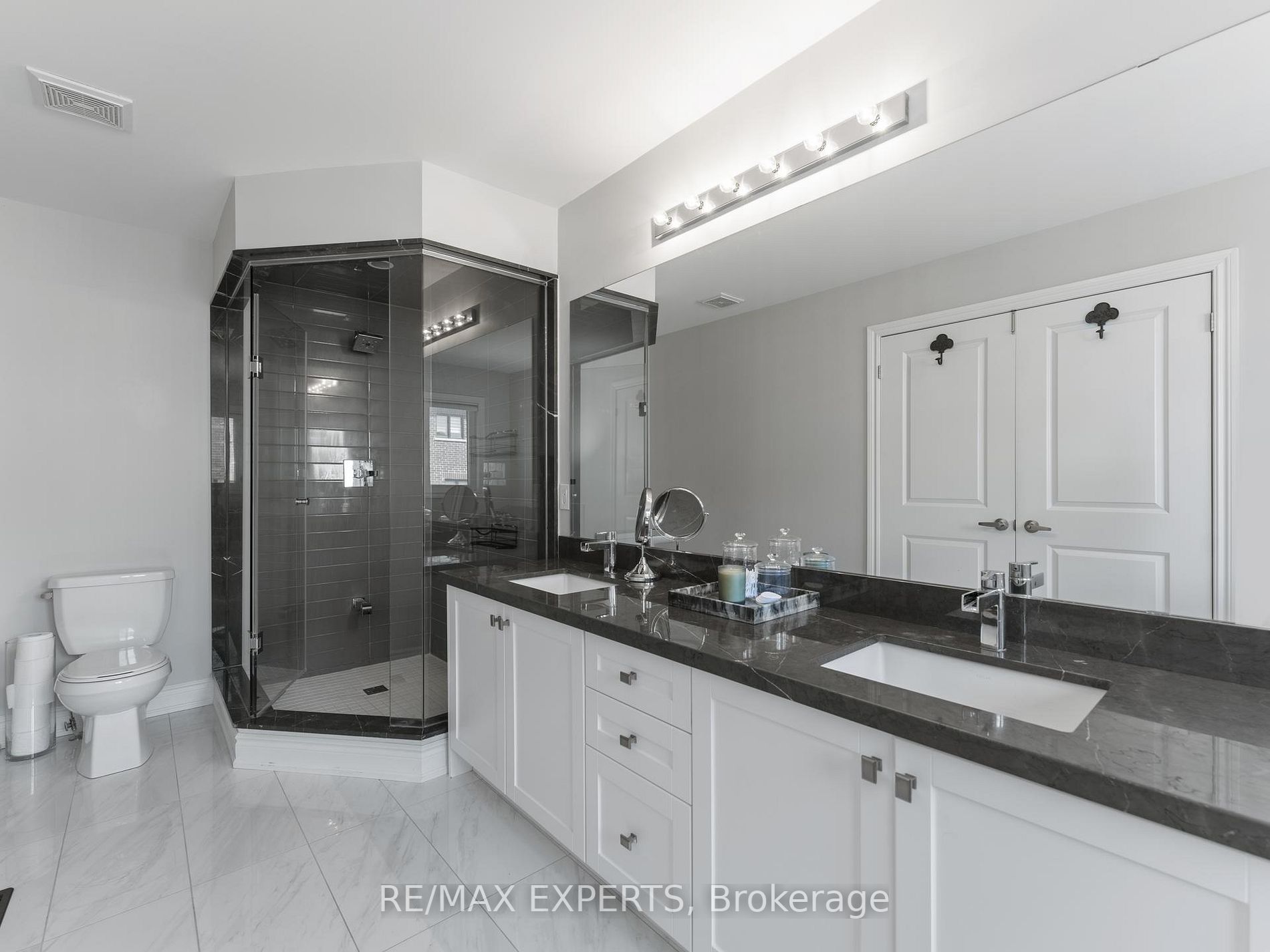 30 Zenith Ave
