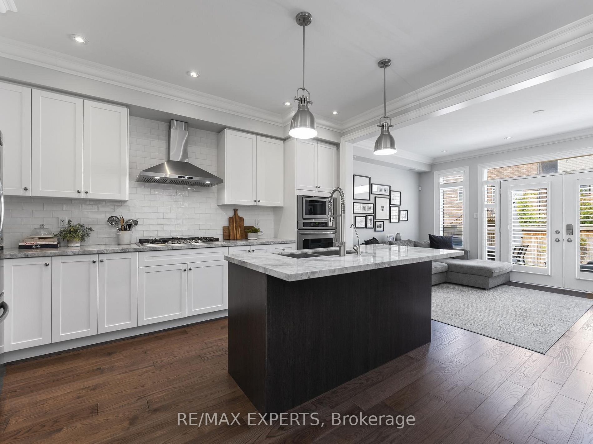 30 Zenith Ave