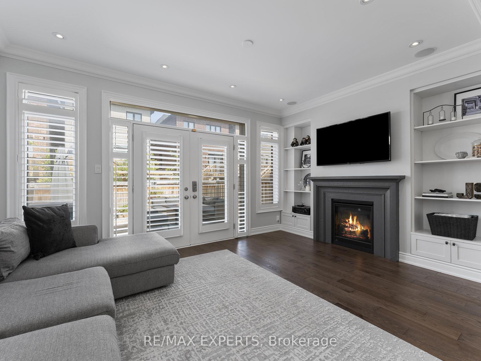 30 Zenith Ave