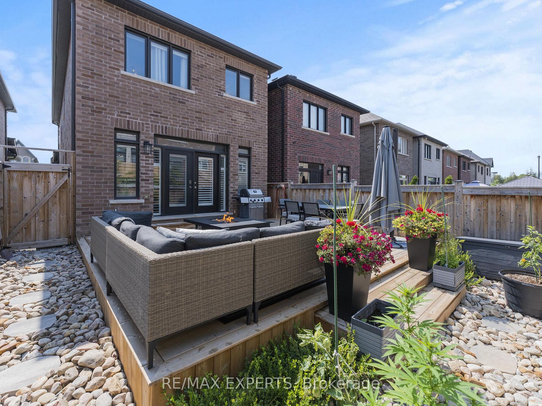30 Zenith Ave