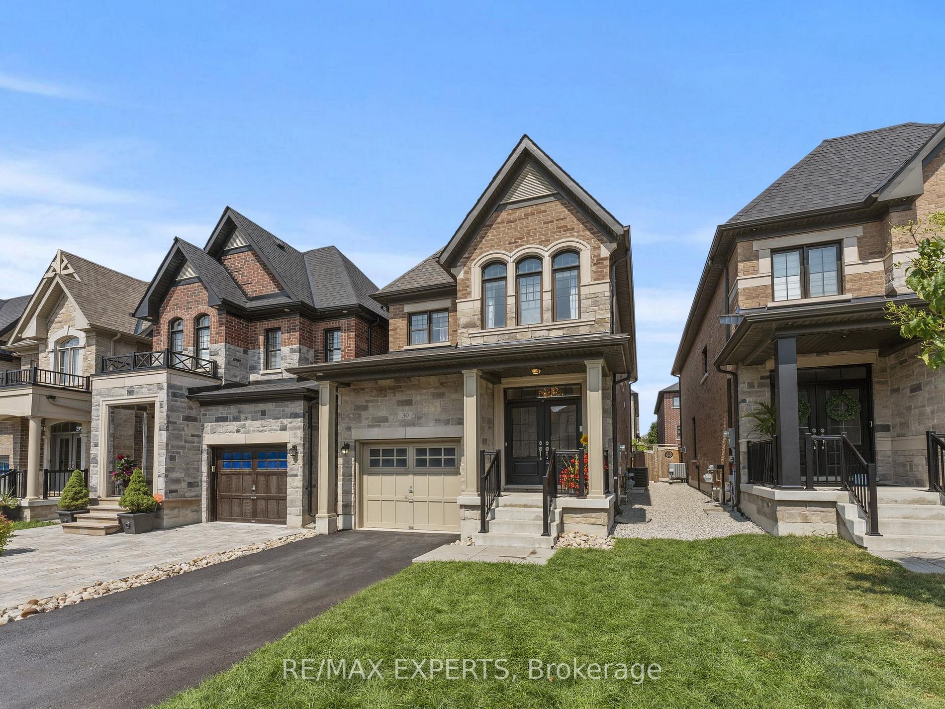 30 Zenith Ave
