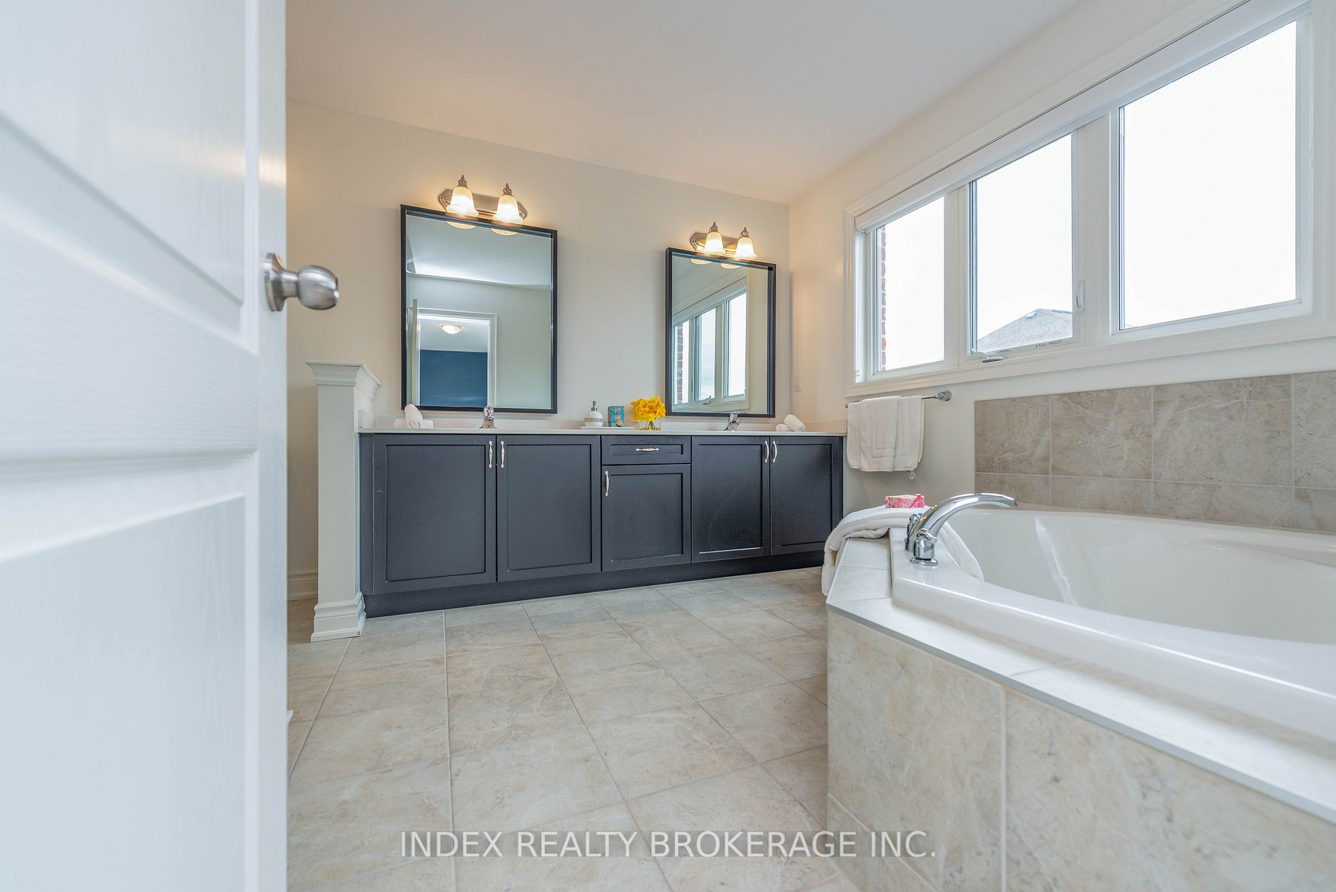 14 Empire Drive