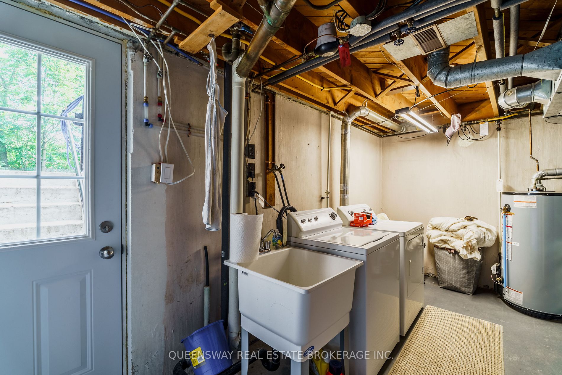 89 Murray Dr