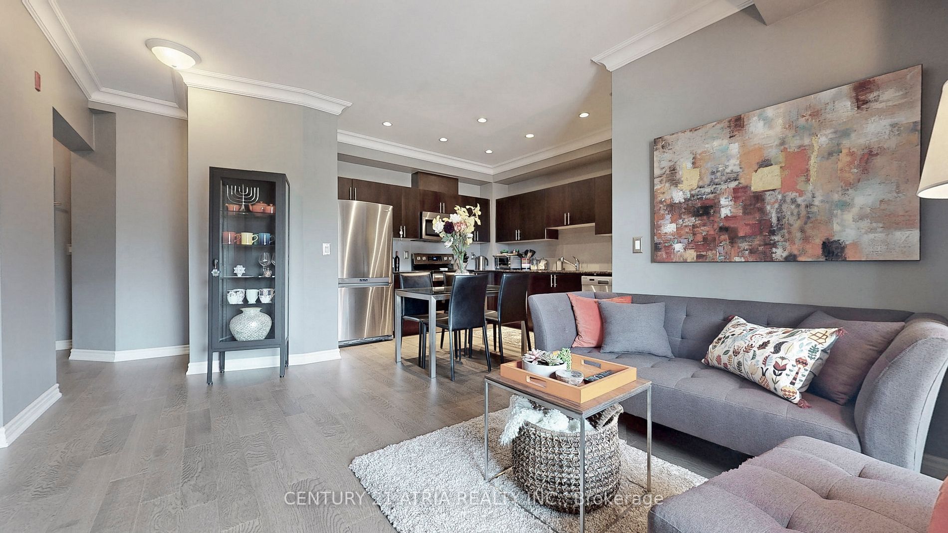 15450 Yonge St, #203