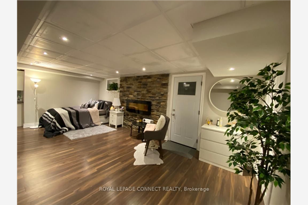 43 Tomlin Cres, Richmond Hill