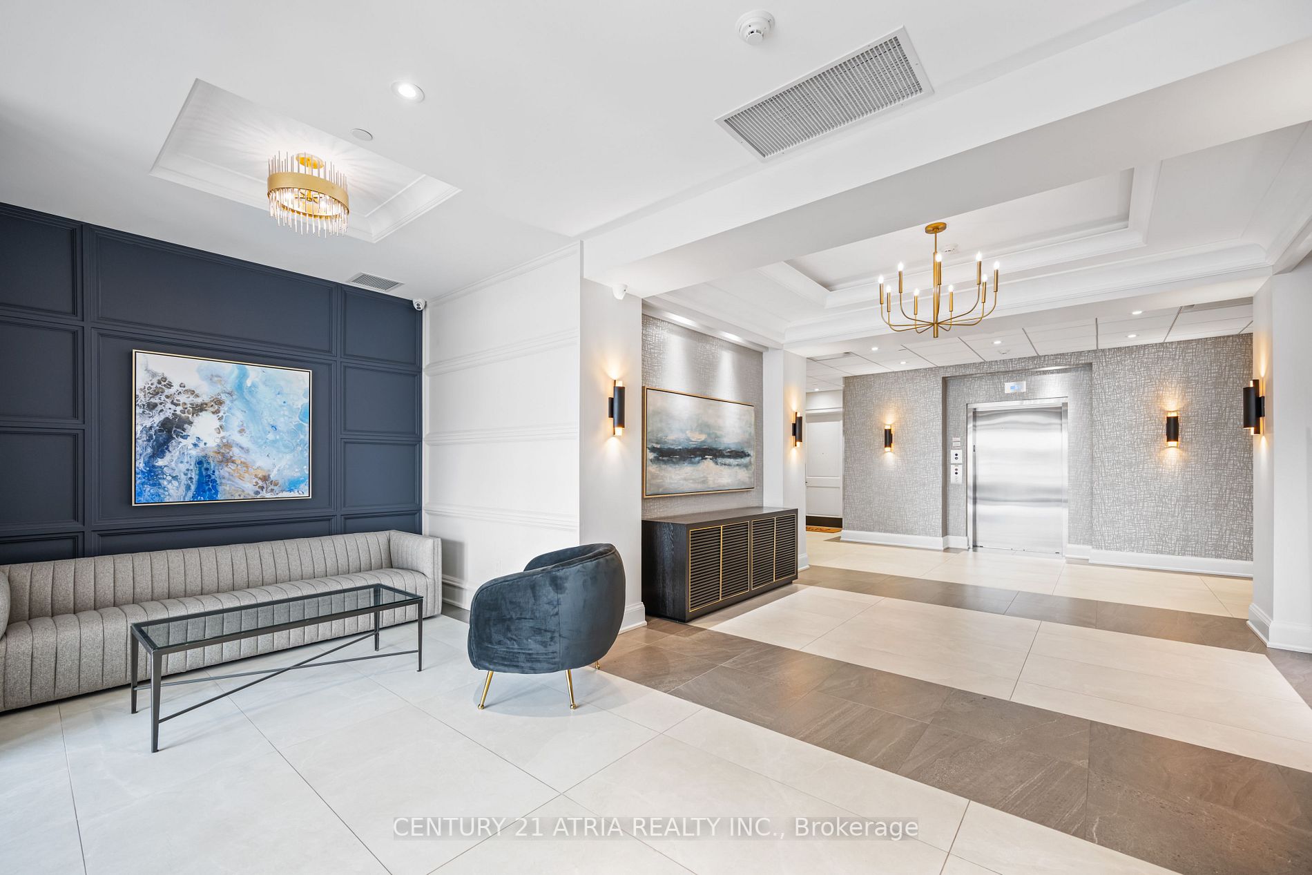 208 Main St, #102