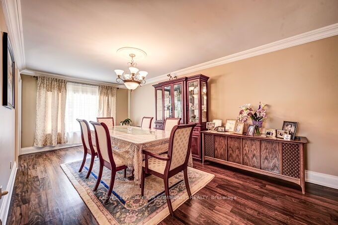 16 Rathfon Cres