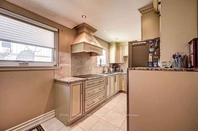 16 Rathfon Cres