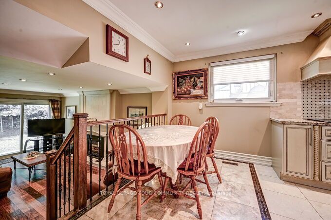 16 Rathfon Cres
