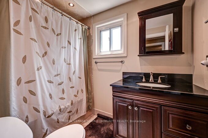 16 Rathfon Cres