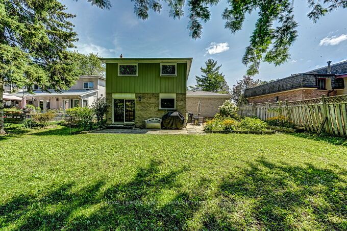 16 Rathfon Cres