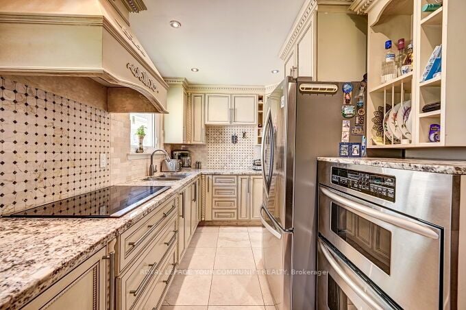 16 Rathfon Cres