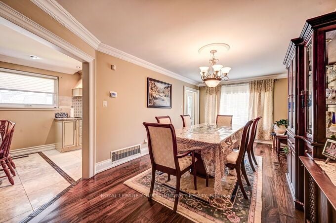 16 Rathfon Cres