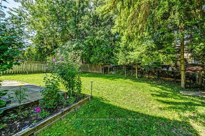 16 Rathfon Cres