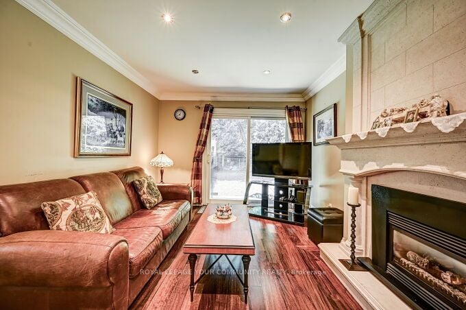 16 Rathfon Cres