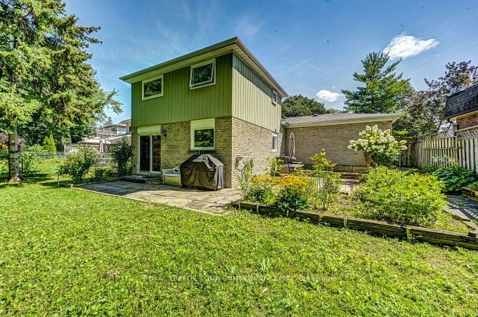 16 Rathfon Cres