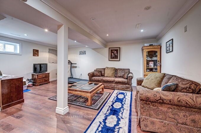 16 Rathfon Cres